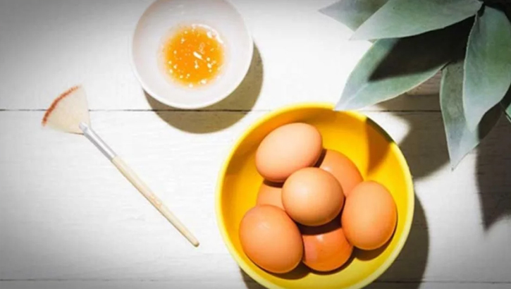 ডিমের আঁশটে গন্ধ তাড়াবেন কিভাবে